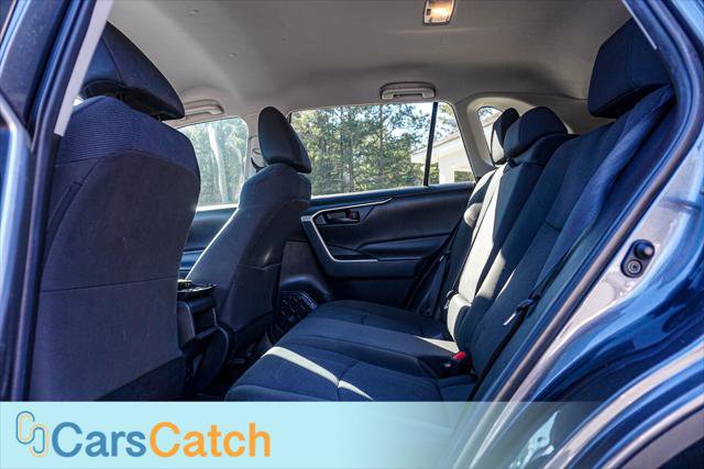 Used 2020 Toyota RAV4 LE image 18