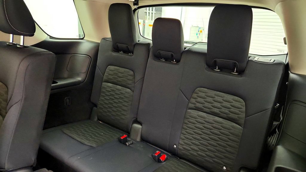 Used 2025 Nissan Pathfinder SV FWD image 19