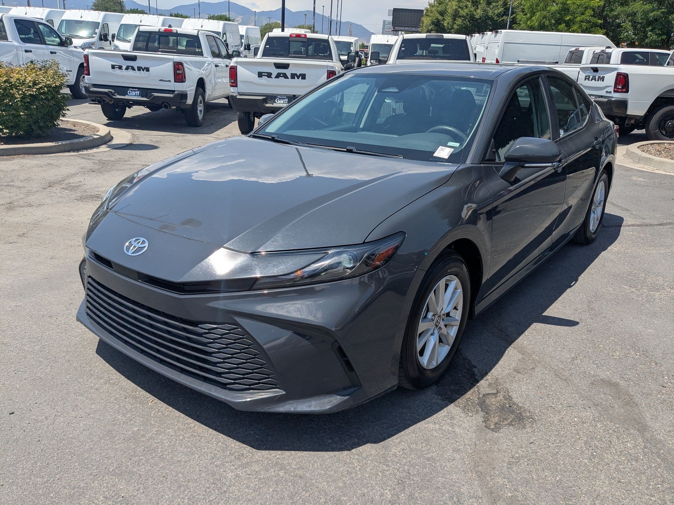 Used 2025 Toyota Camry LE FWD image 10