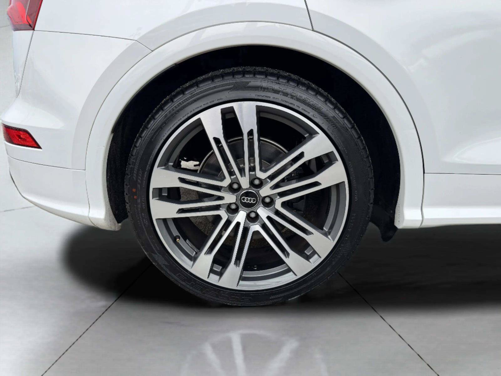Used 2018 Audi SQ5 Prestige w/ Prestige Package AWD/4WD image 60