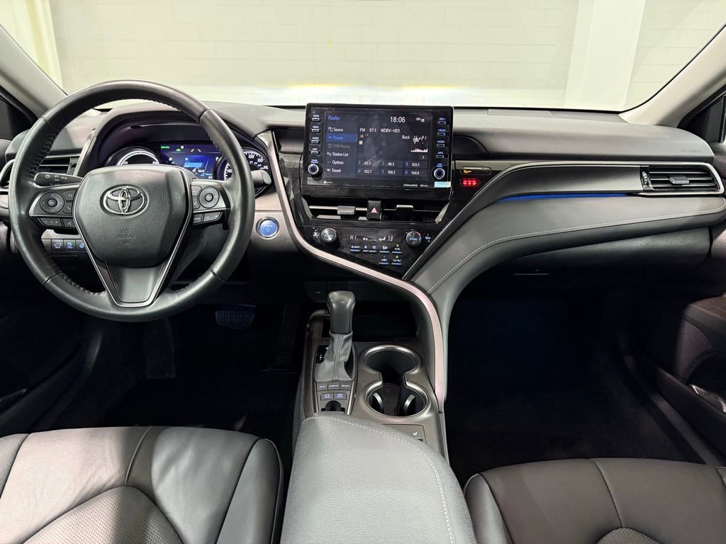 Used 2021 Toyota Camry XSE w/ Cold Weather Package image 7