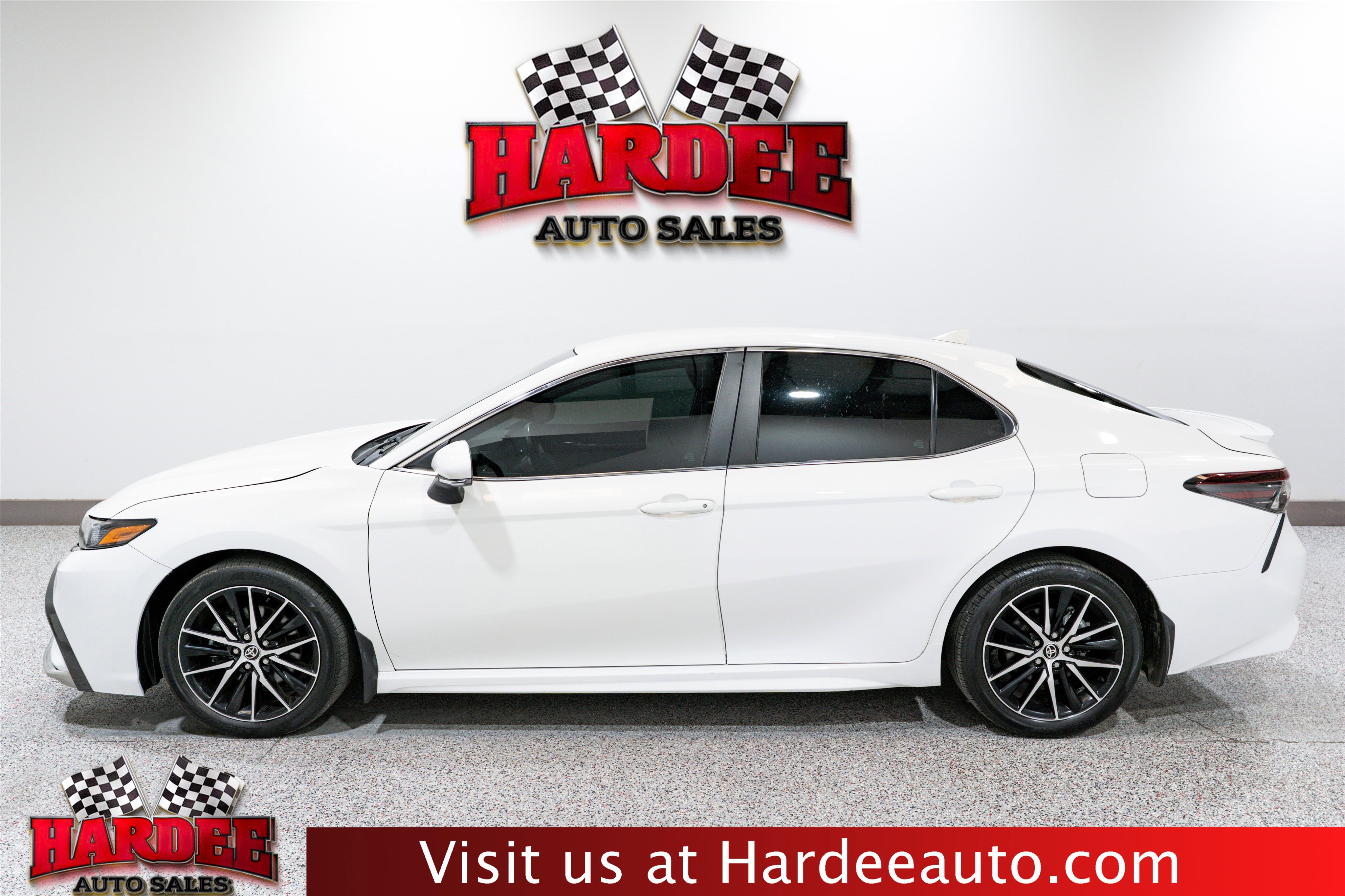 Used 2023 Toyota Camry SE