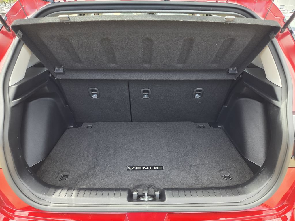 Used 2025 Hyundai Venue SE FWD image 27