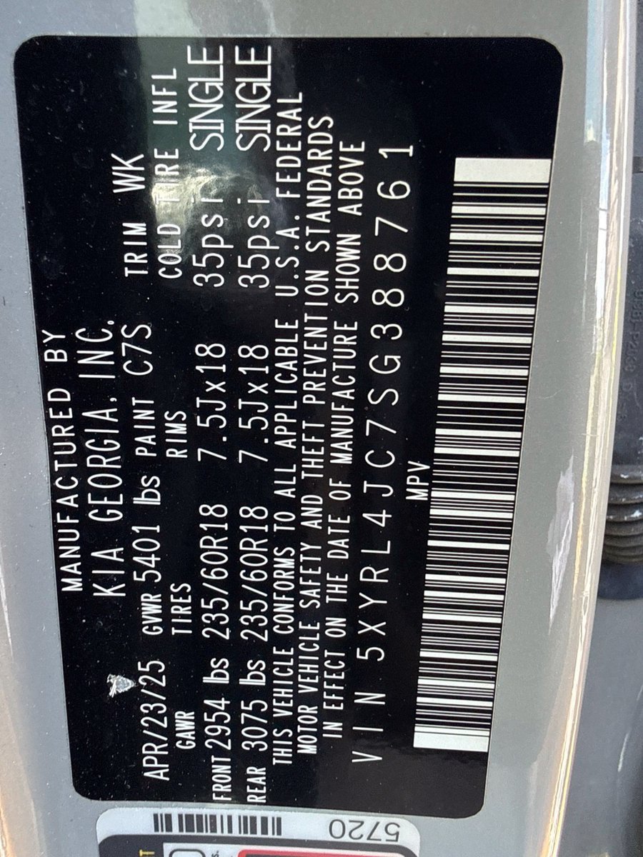 Used 2025 Kia Sorento S FWD image 9