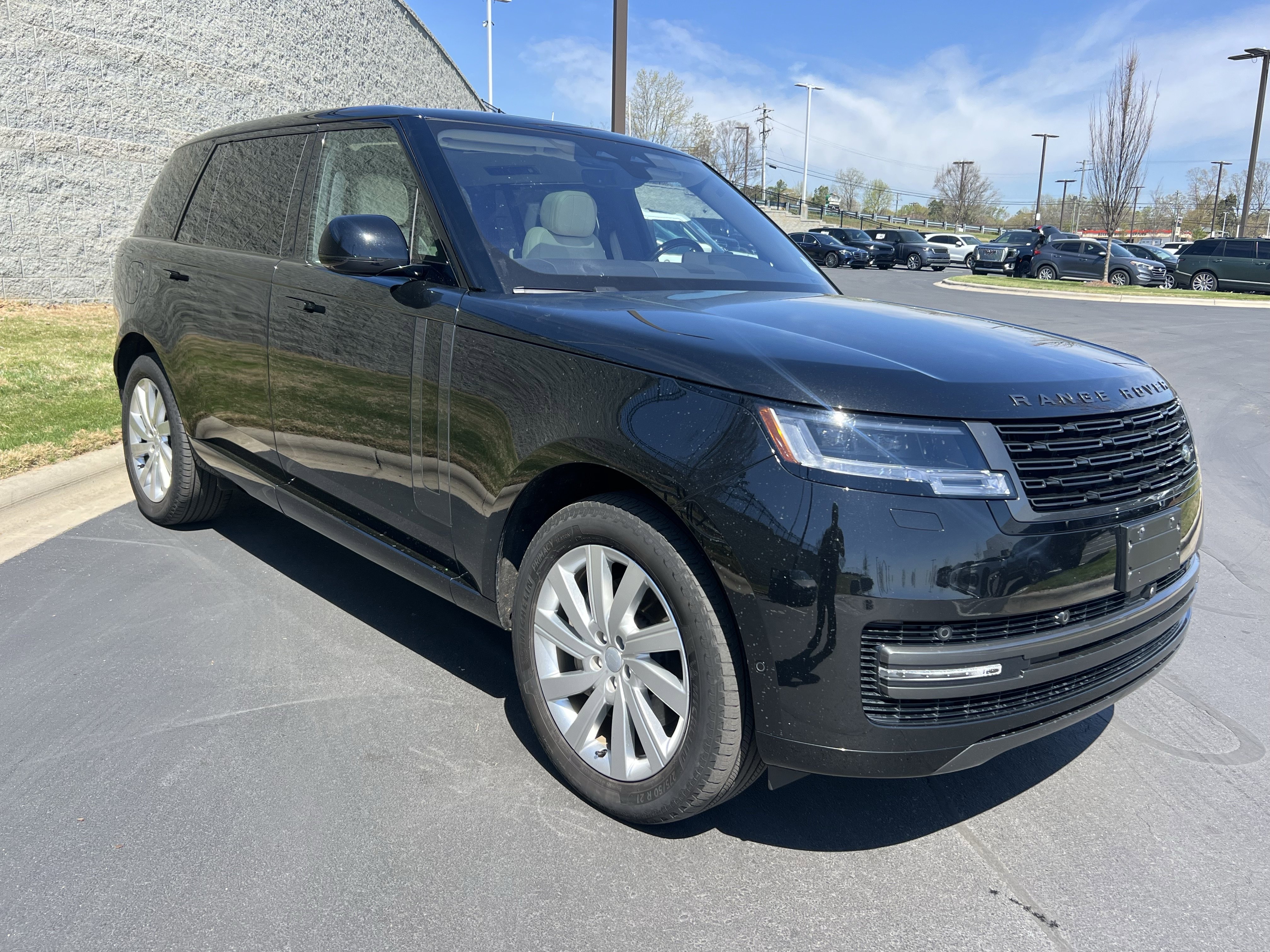 Certified 2023 Land Rover Range Rover Long Wheelbase SE image 9