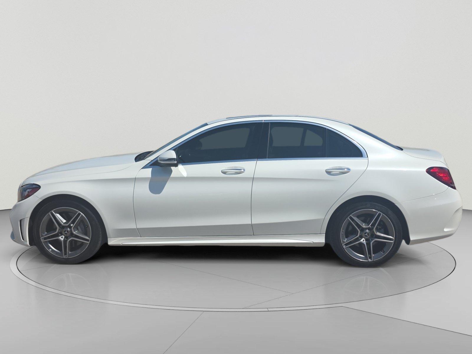 Used 2019 Mercedes-Benz C 300 4MATIC Sedan image 2