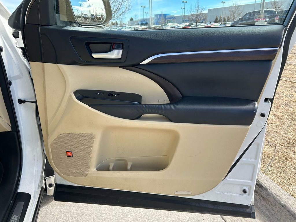 Used 2015 Toyota Highlander Limited image 31