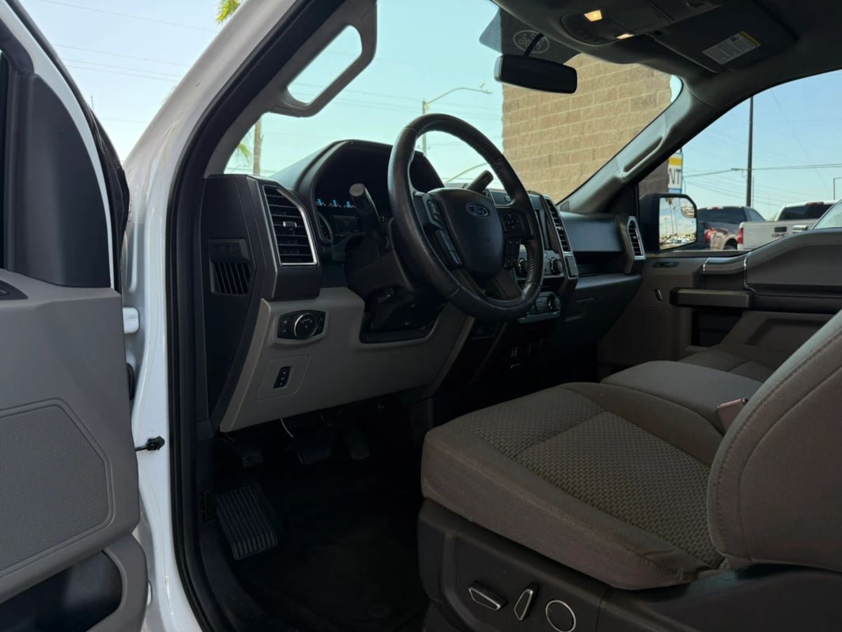 Used 2016 Ford F150 XLT w/ Equipment Group 302A Luxury AWD/4WD image 37