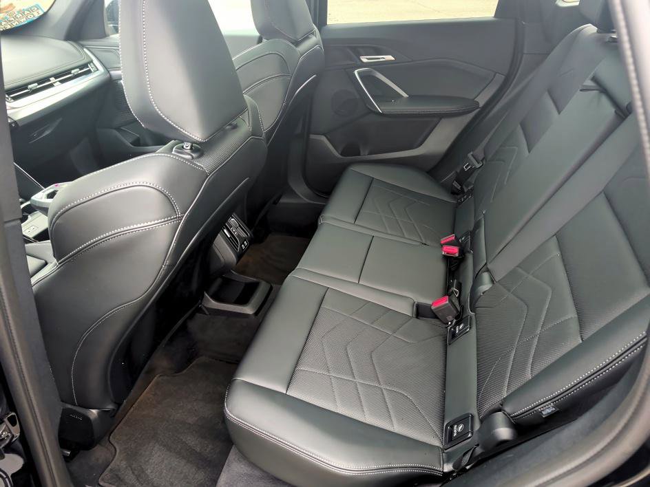 Used 2025 BMW X1 xDrive28i image 9