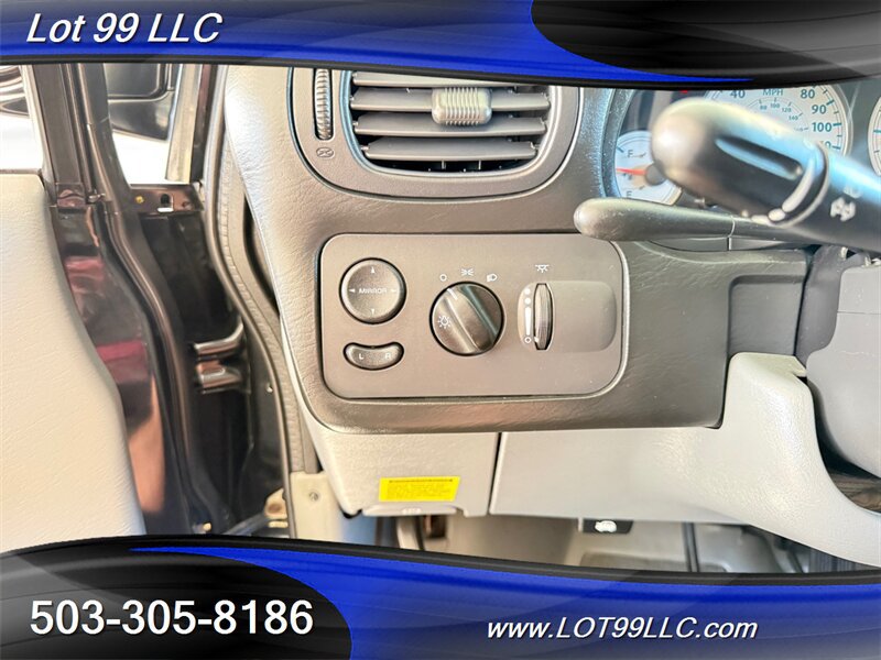 Used 2006 Chrysler Town & Country Touring w/ Trailer Tow Prep Group FWD image 40