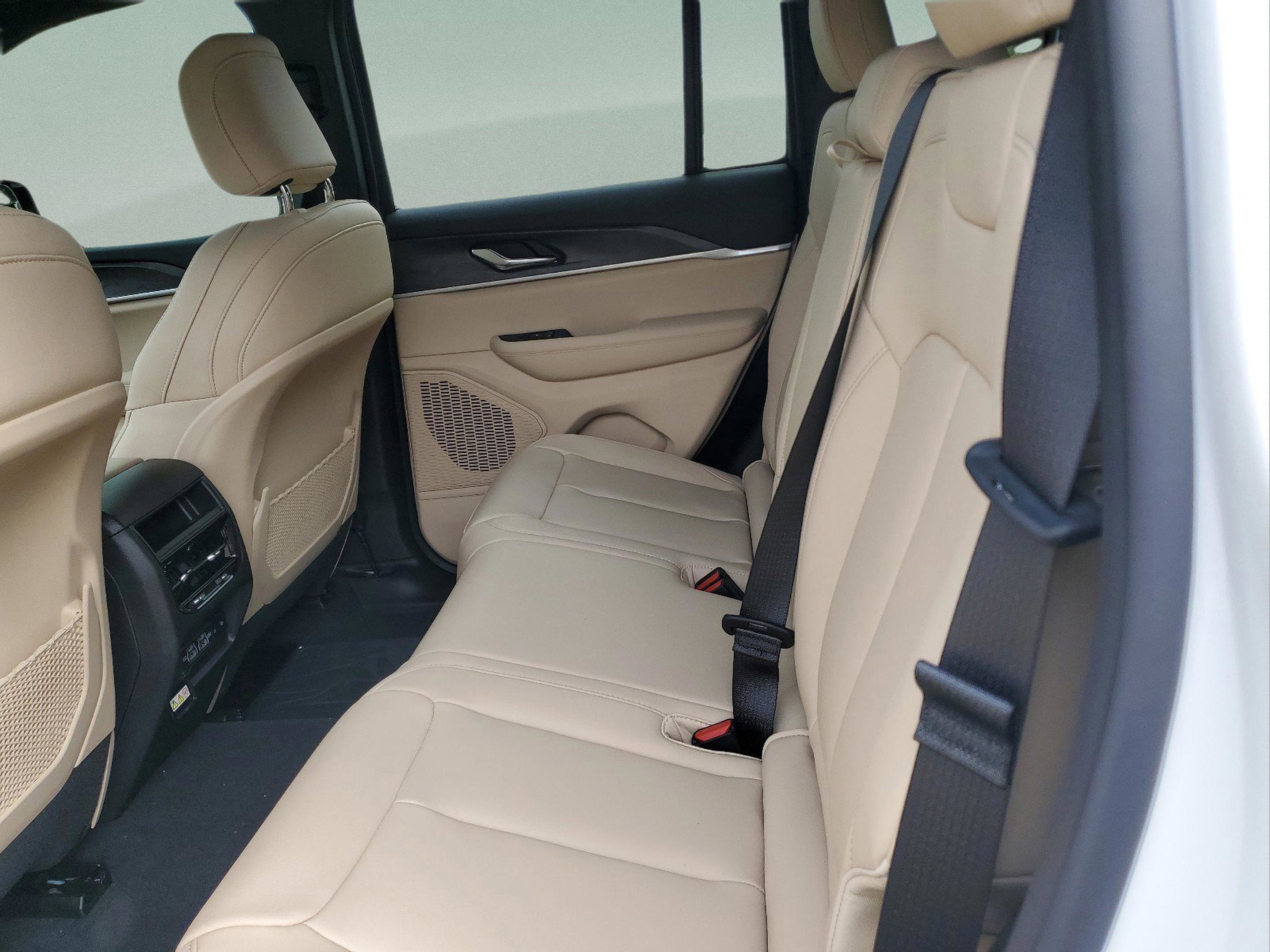 New 2025 Jeep Grand Cherokee Limited image 7