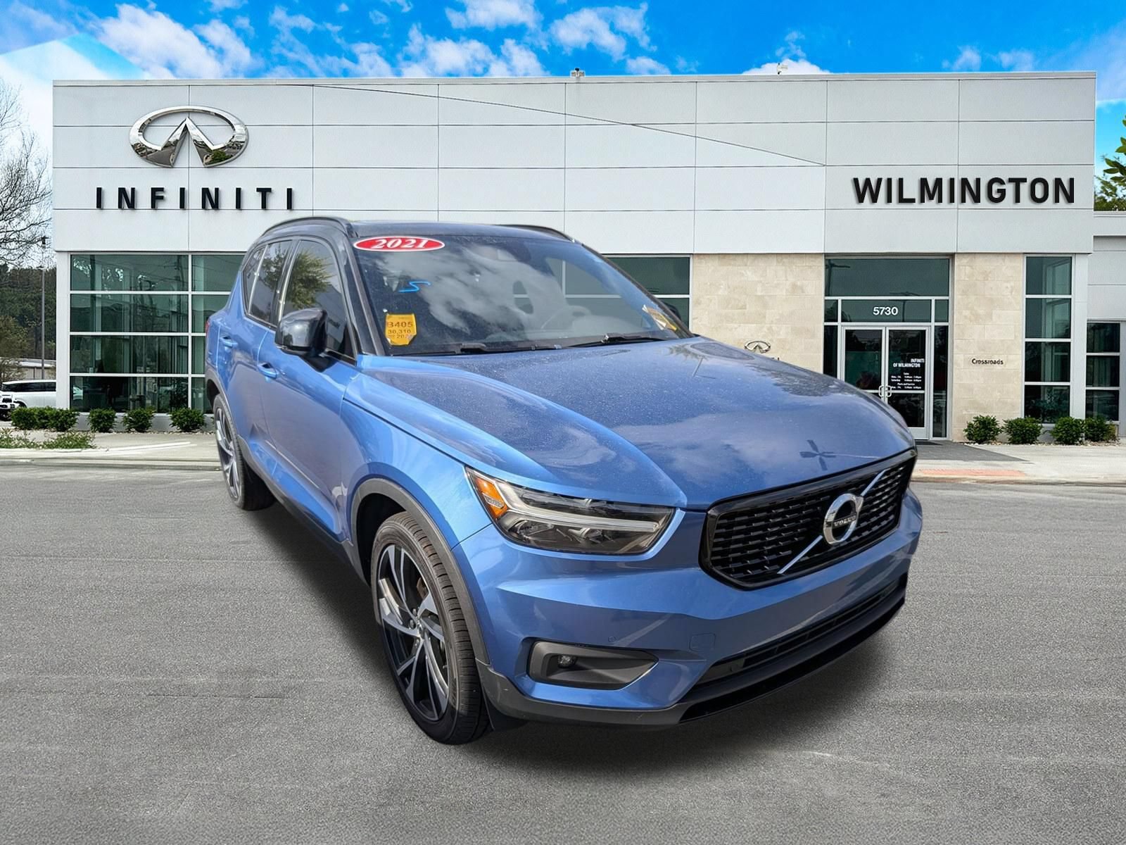 Used 2021 Volvo XC40 T5 R-Design w/ Climate Package AWD/4WD image 1