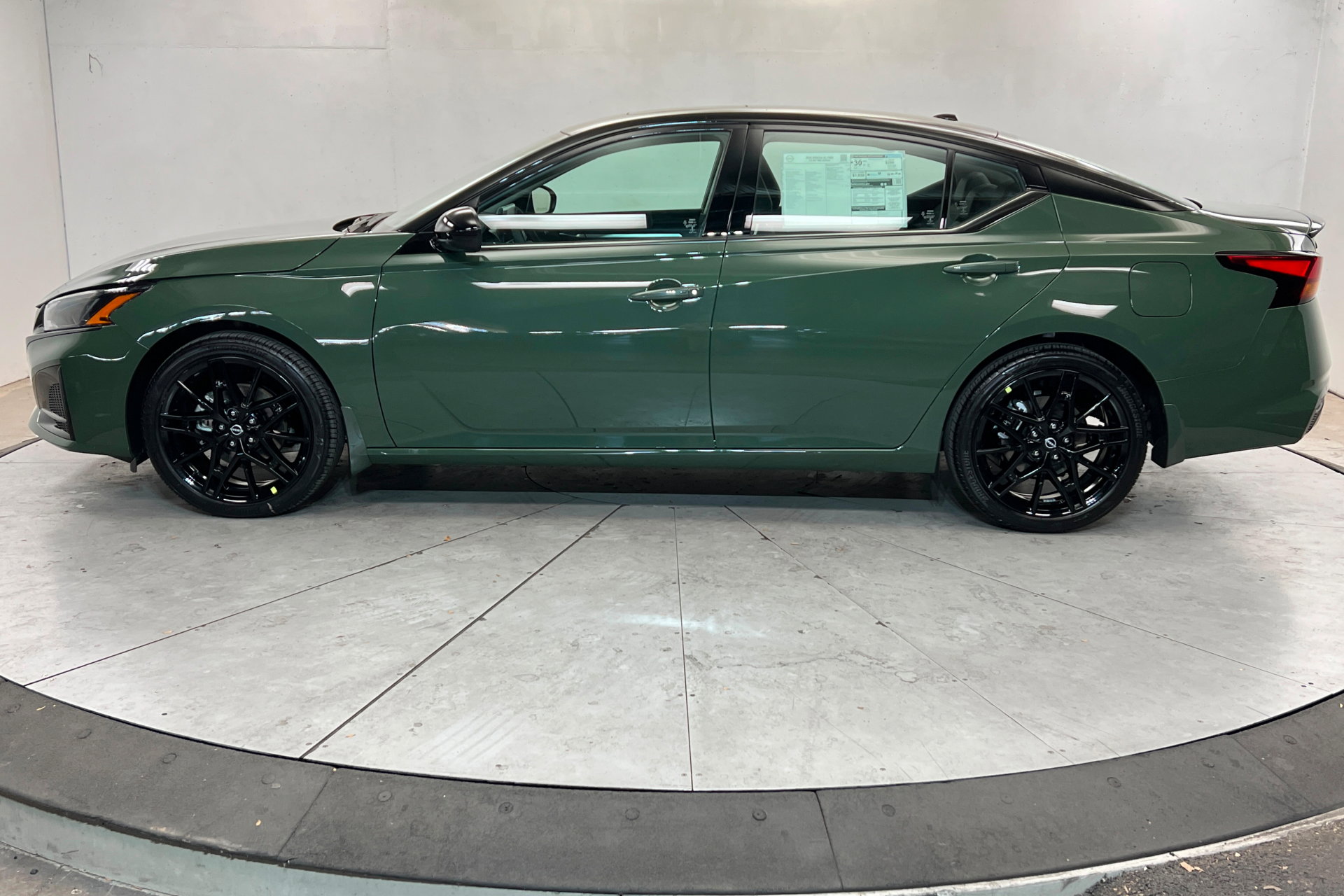 New 2026 Nissan Altima 2.5 SR image 2