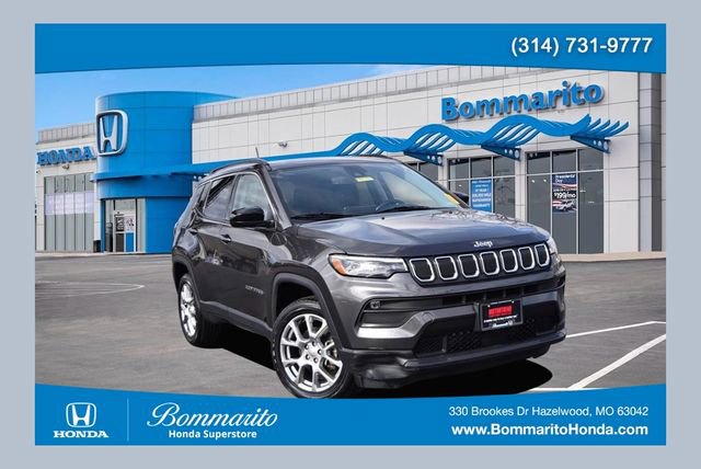 Used 2022 Jeep Compass Latitude w/ Sun and Sound Group image 1