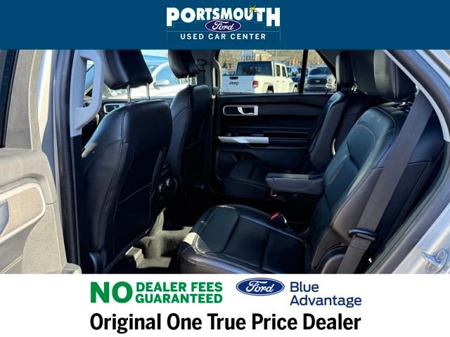 Used 2022 Ford Explorer XLT w/ Equipment Group 202A image 5