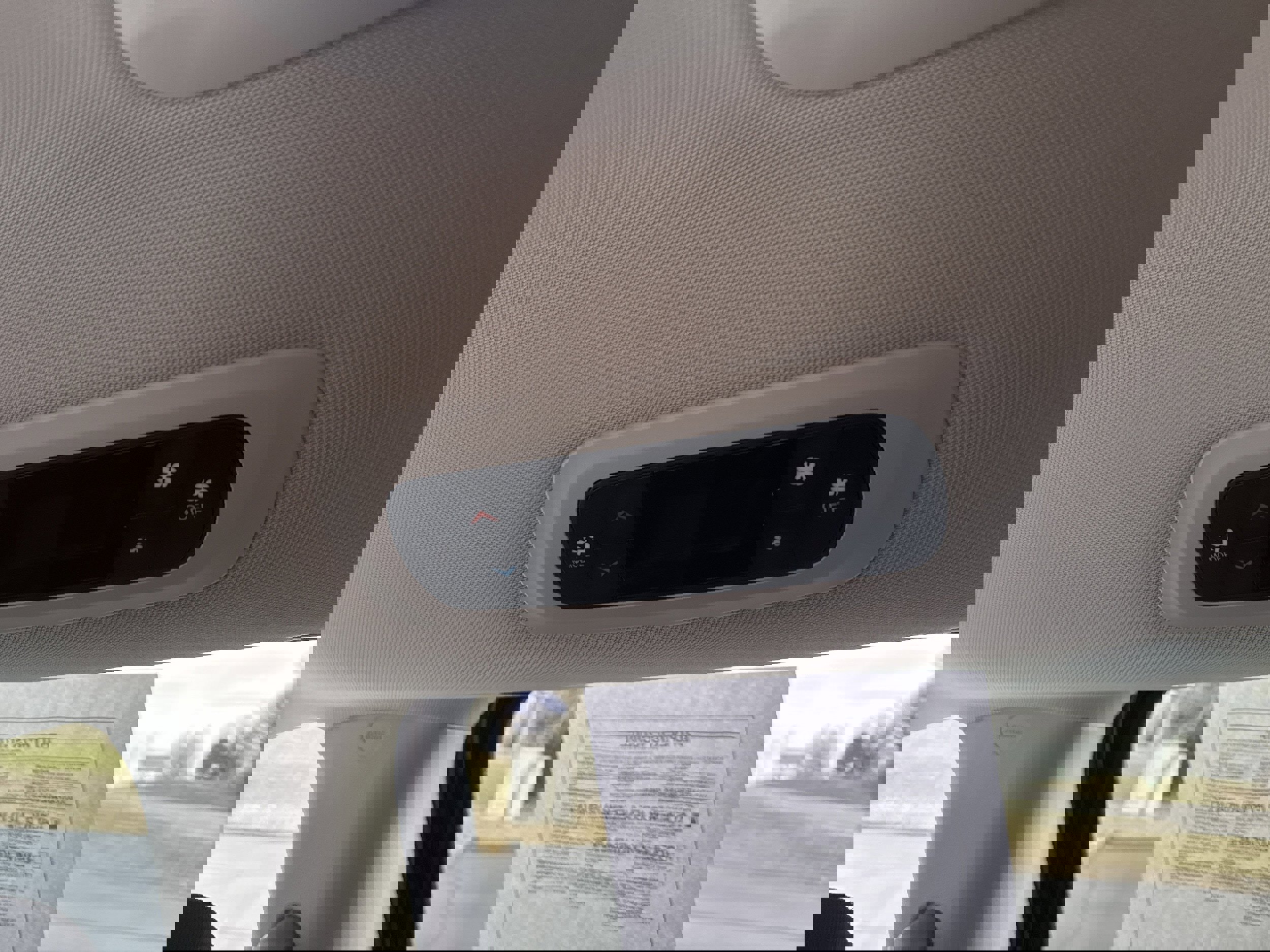 Used 2023 Chrysler Voyager LX FWD image 16