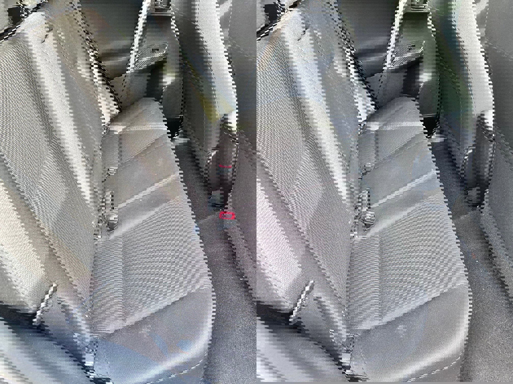 Used 2015 Toyota RAV4 LE image 9