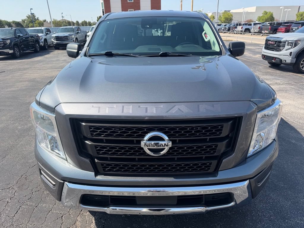 Used 2022 Nissan Titan SV RWD image 9