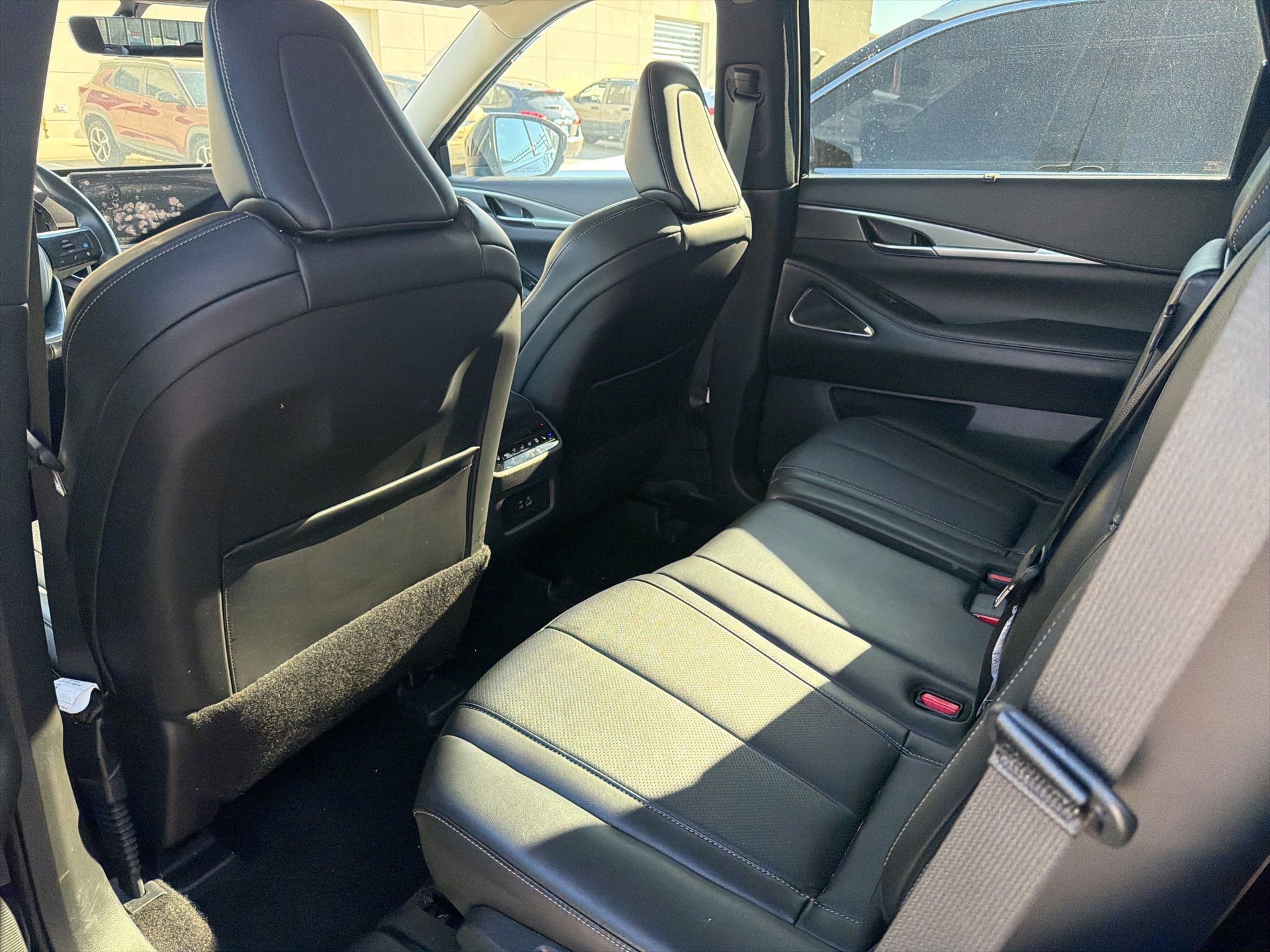 Certified 2025 INFINITI QX60 Luxe image 8