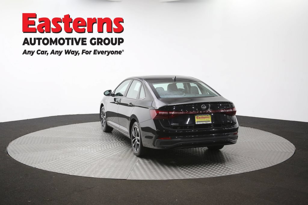 Used 2025 Volkswagen Jetta SE FWD image 66