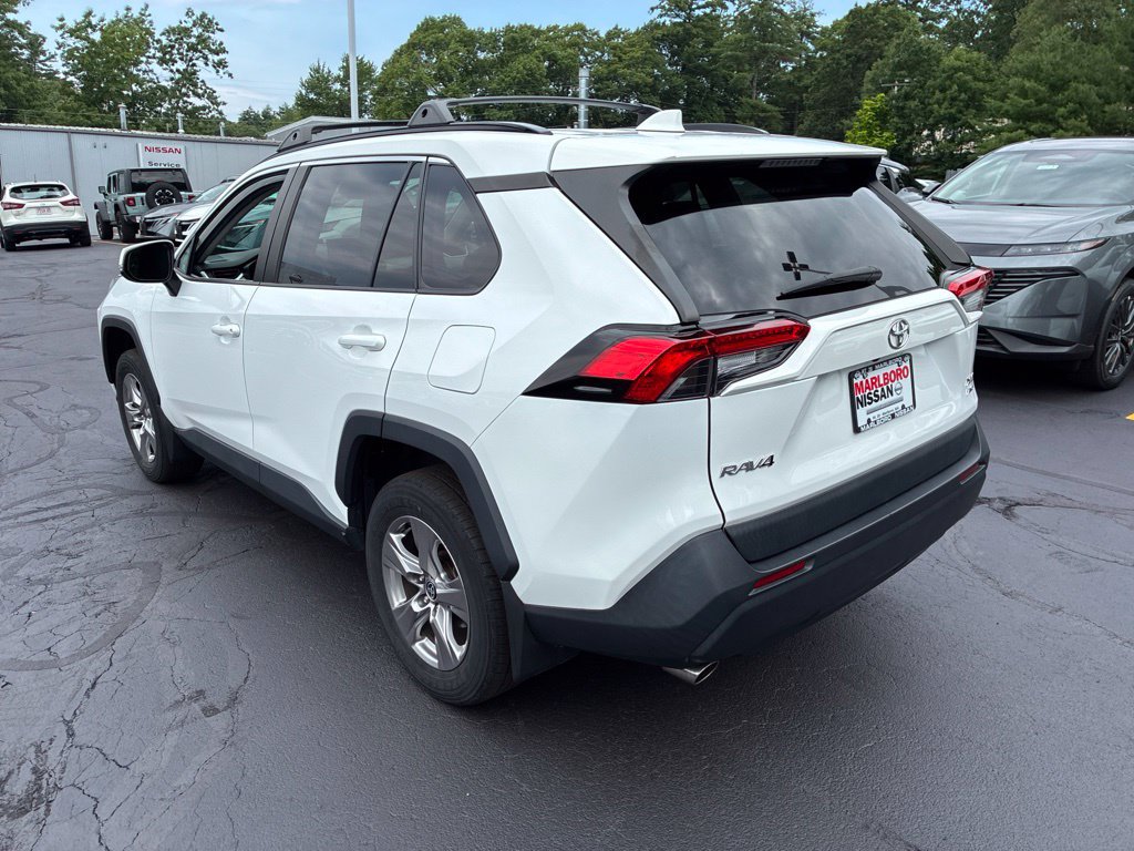 Used 2022 Toyota RAV4 XLE w/ Convenience Package AWD/4WD image 5