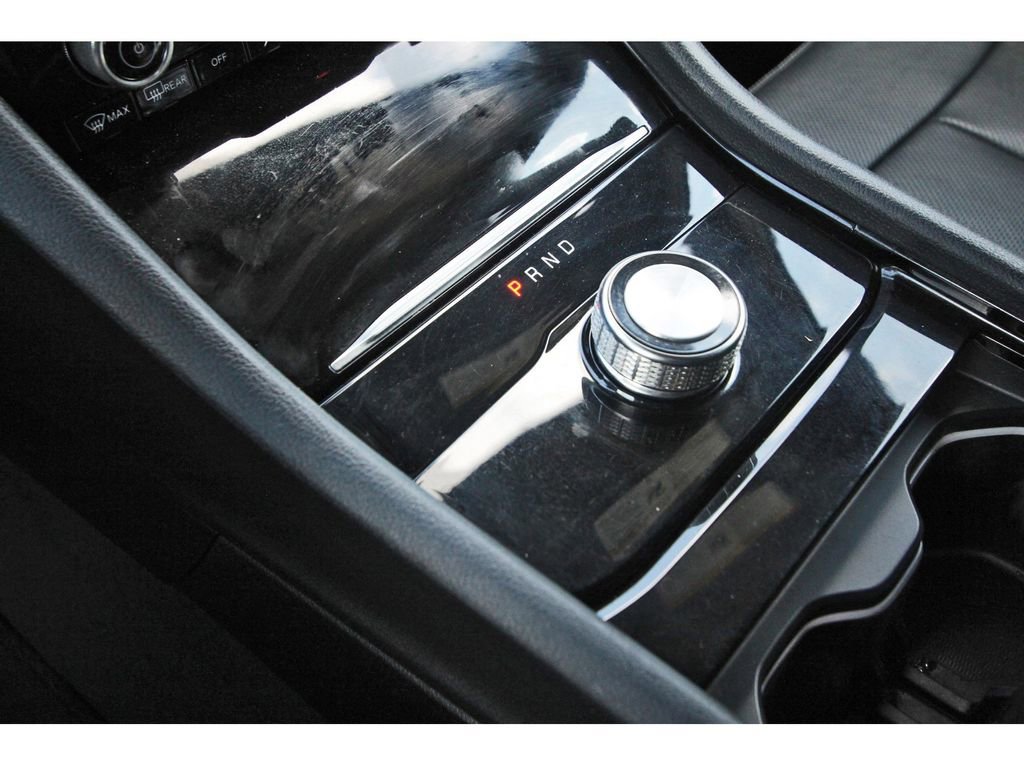 Used 2022 Jeep Grand Cherokee Overland RWD image 28