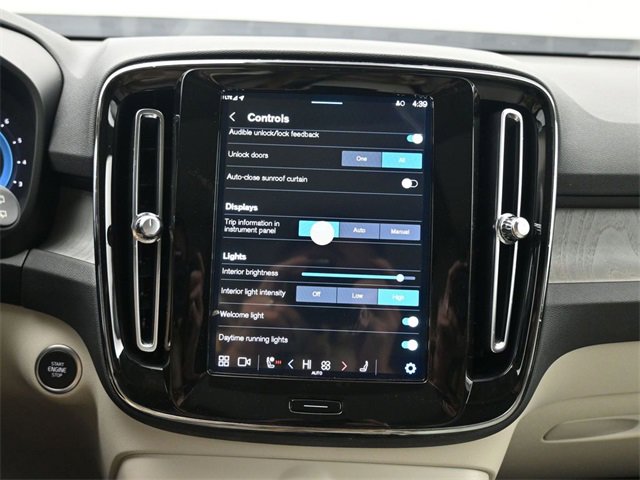 Used 2024 Volvo XC40 B5 Plus w/ Protection Package Premier image 18