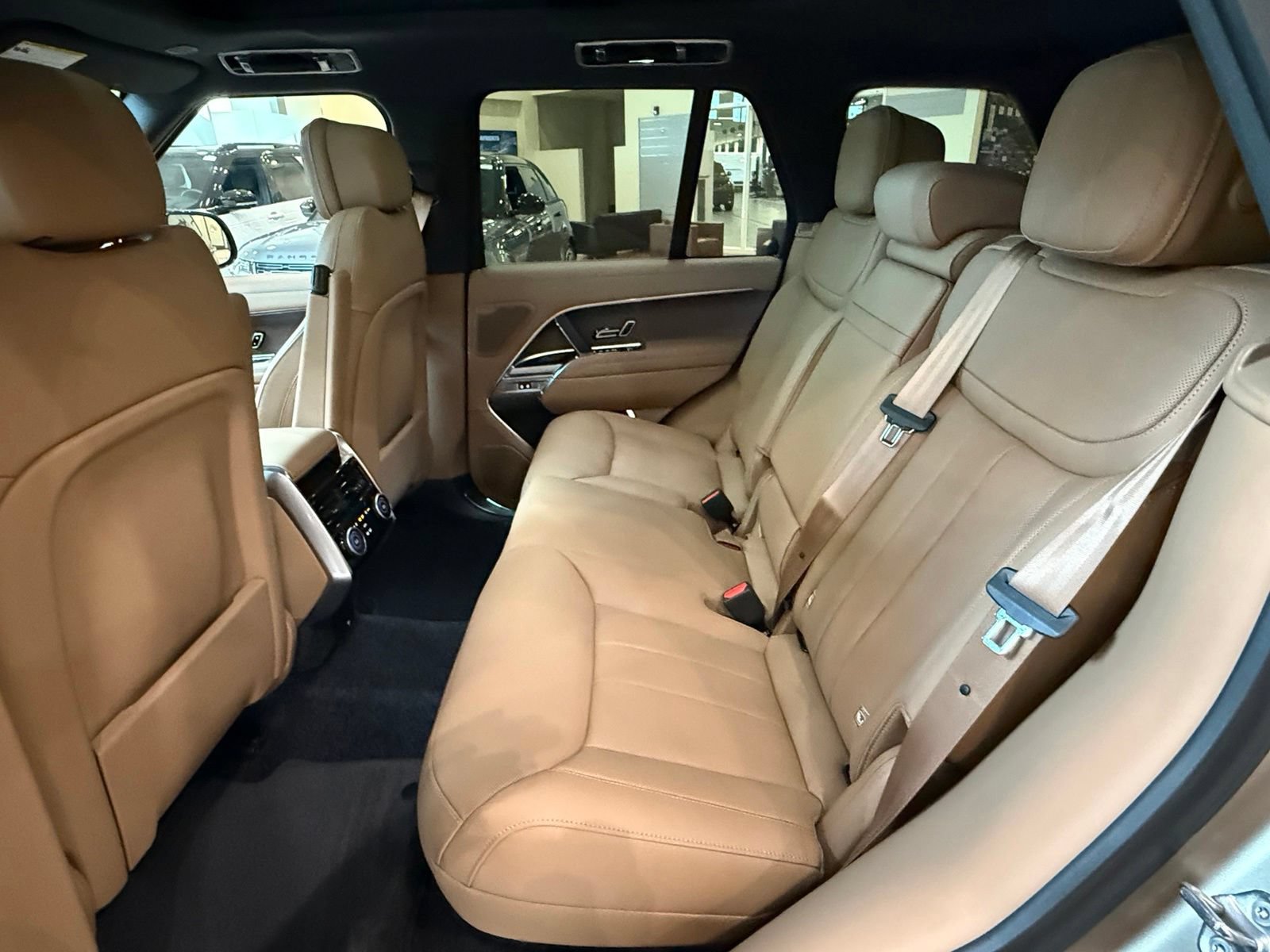 New 2026 Land Rover Range Rover SE AWD/4WD image 16