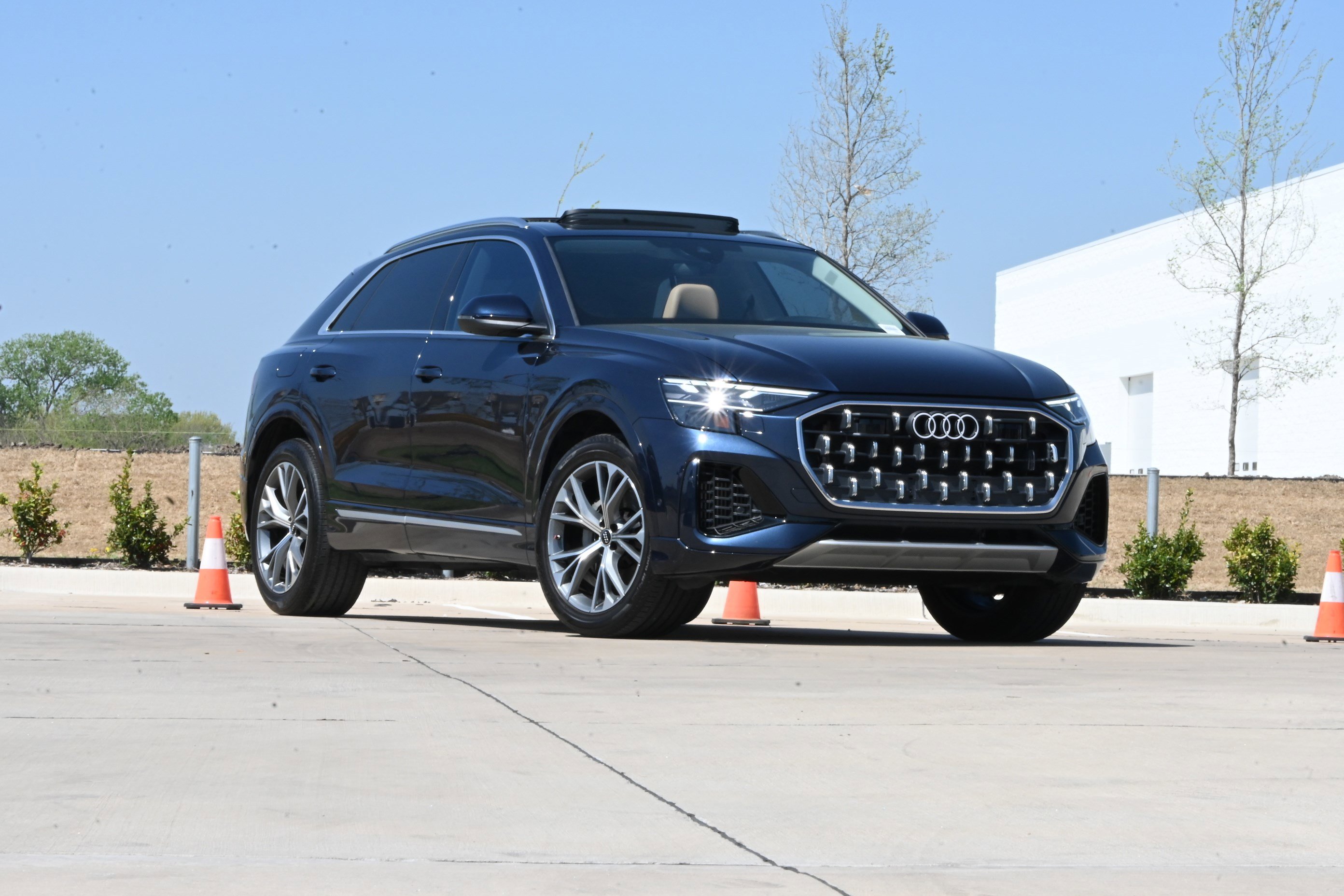 Used 2024 Audi Q8 Premium Plus image 2