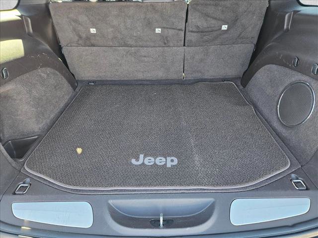 Used 2017 Jeep Grand Cherokee Summit image 6