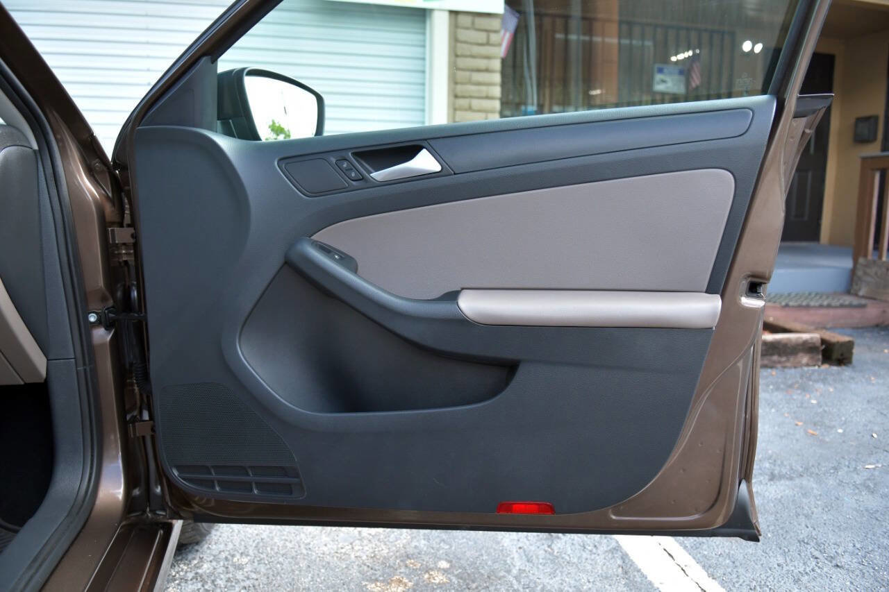 Used 2014 Volkswagen Jetta S image 33