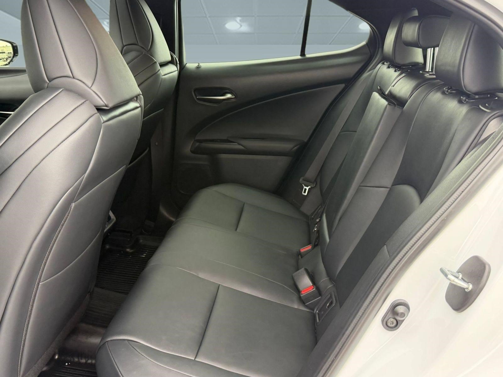 Used 2024 Lexus UX 250h F Sport FWD image 23