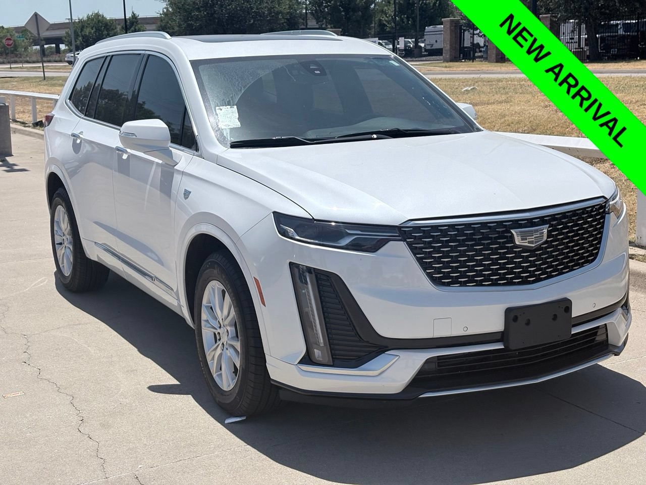 Used 2025 Cadillac XT6 Luxury FWD image 1