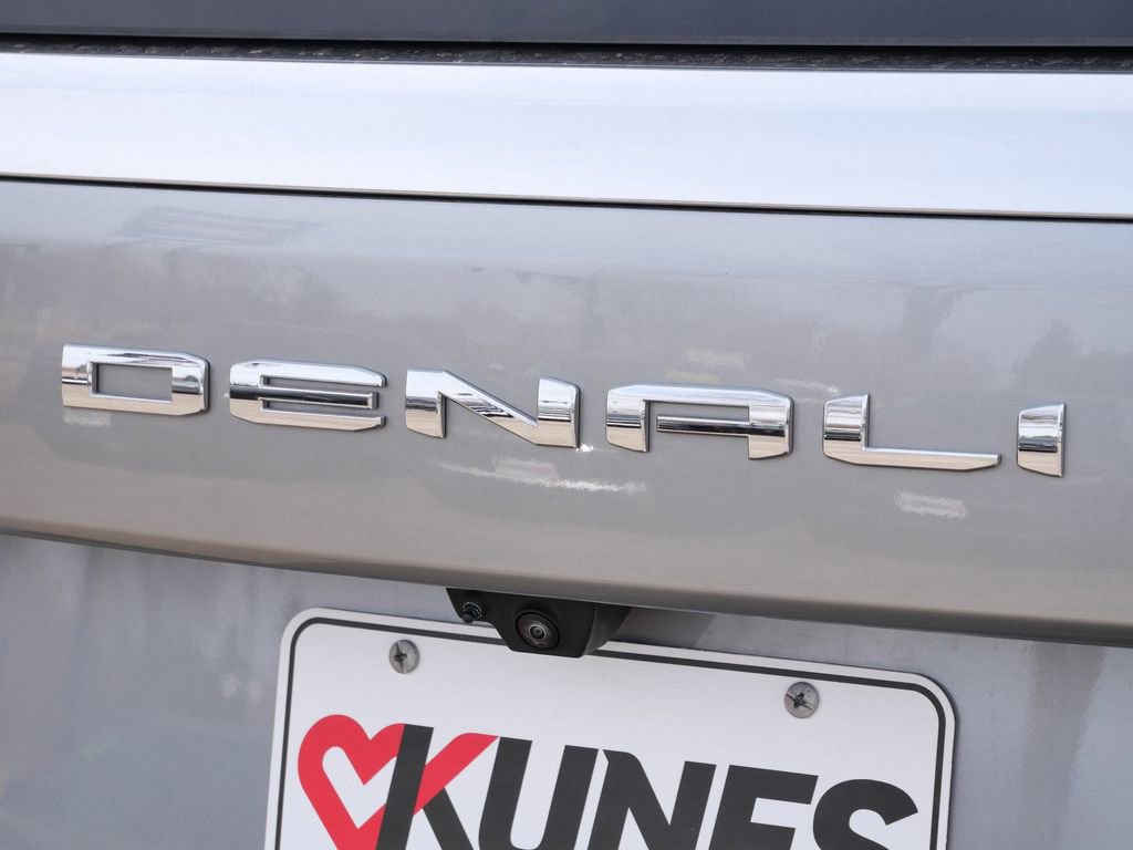 Used 2025 GMC Yukon Denali w/ Sun & Power Step Package image 10