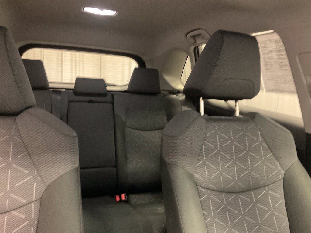 Used 2025 Toyota RAV4 XLE AWD/4WD image 29