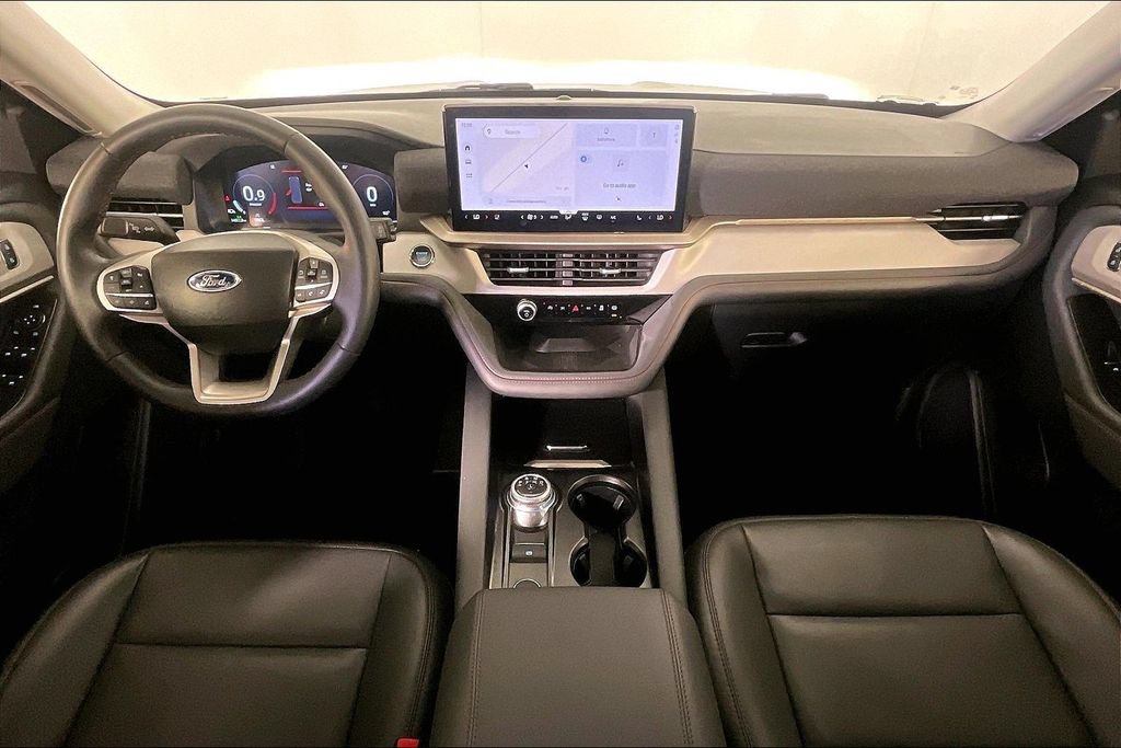 Used 2025 Ford Explorer Active w/ Active Comfort Package RWD image 18