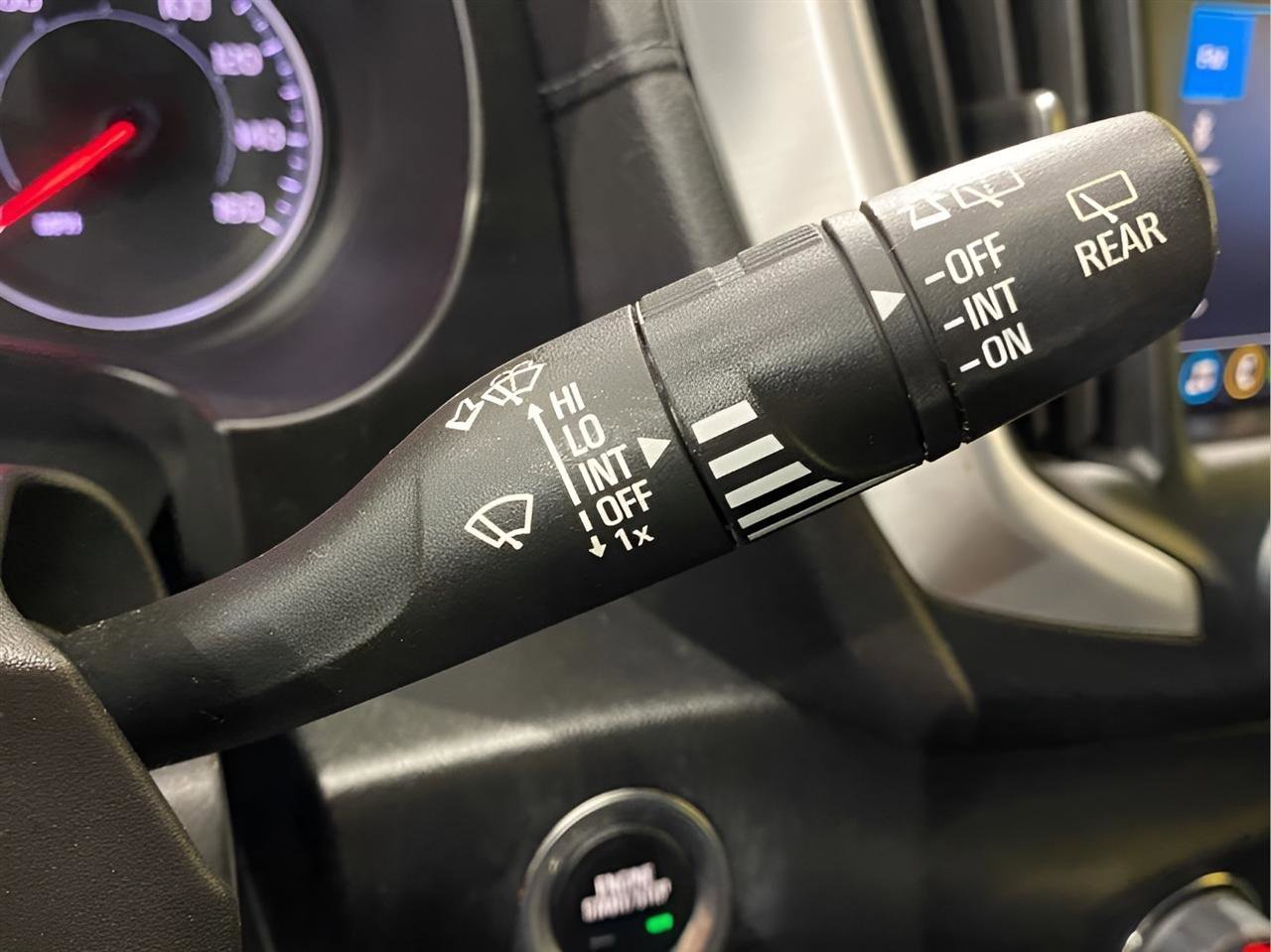 Used 2022 GMC Terrain SLT w/ Infotainment Package II image 21