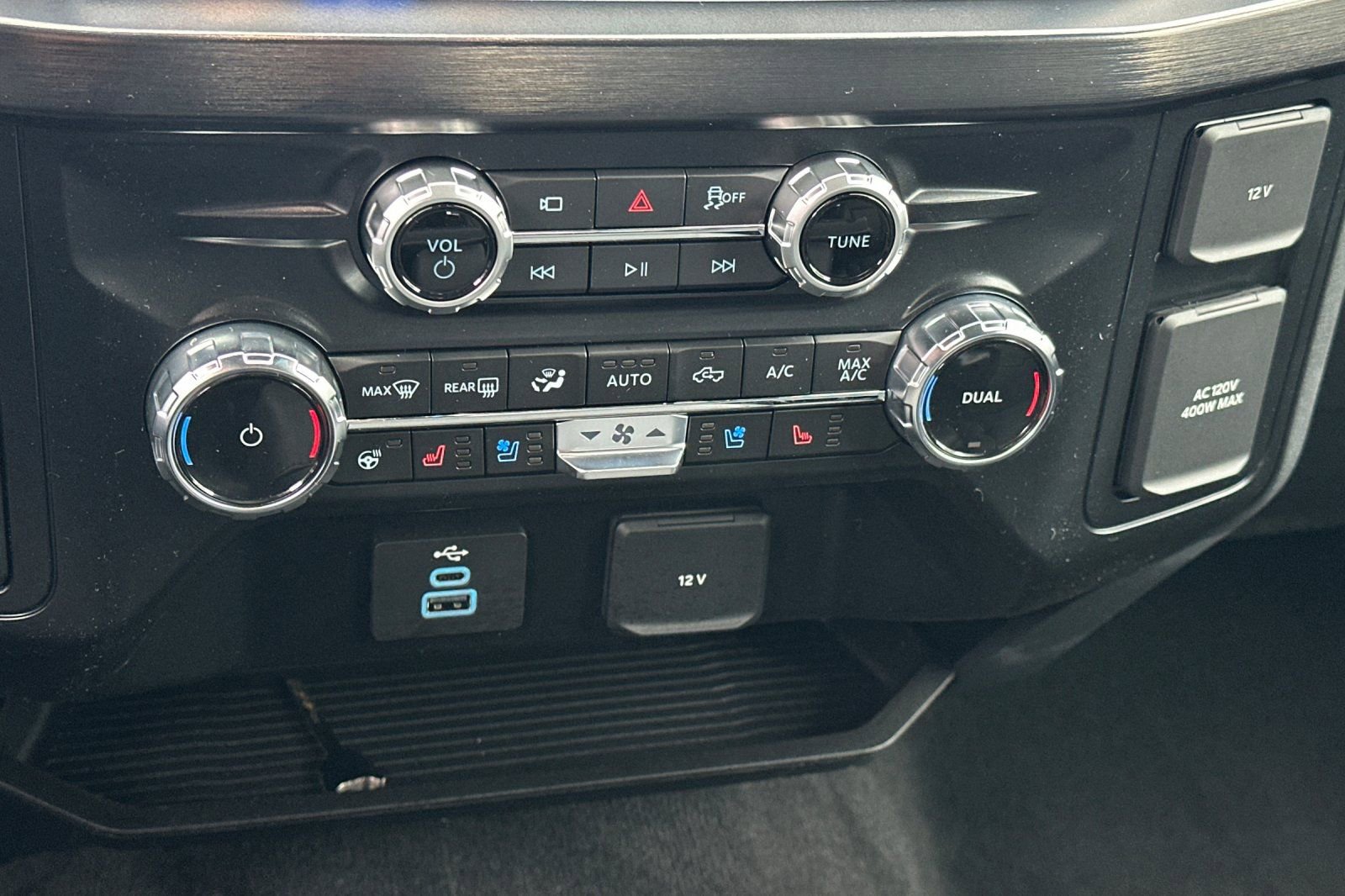 New 2026 Ford F350 Lariat w/ Black Appearance Package image 23