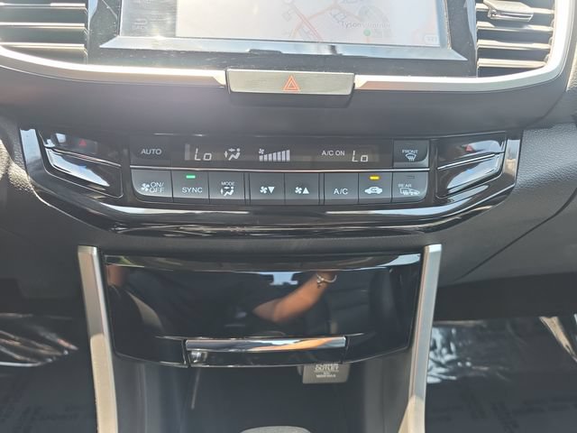 Used 2017 Honda Accord Touring image 17