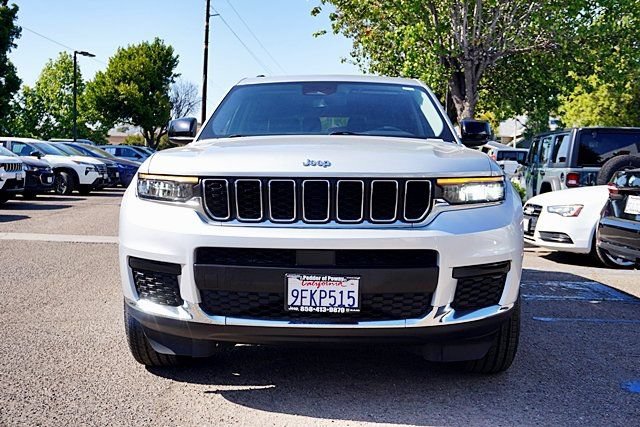 Used 2023 Jeep Grand Cherokee L Laredo RWD image 5