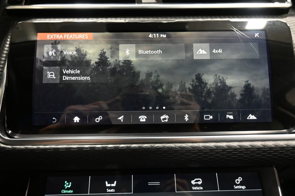 Used 2018 Land Rover Range Rover Velar S image 27