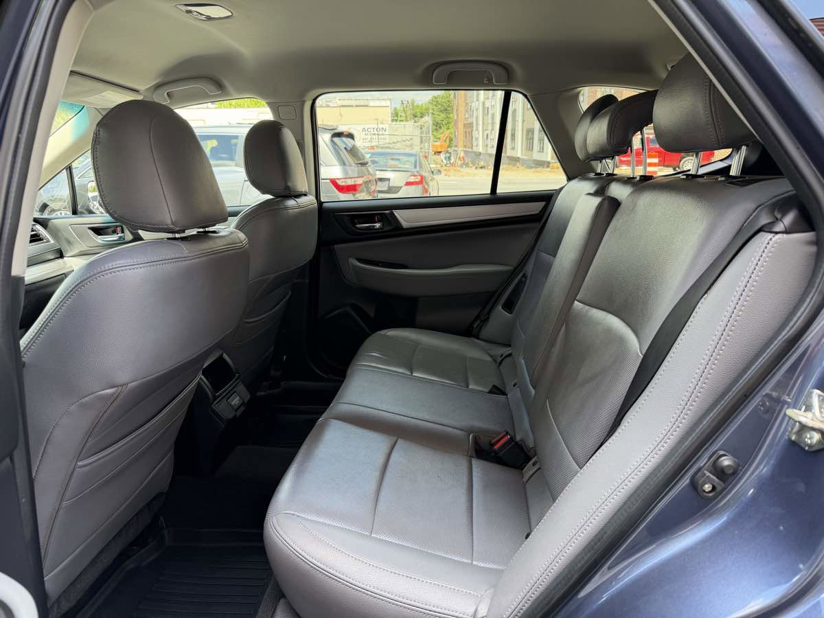 Used 2018 Subaru Outback 2.5i Premium AWD/4WD image 12