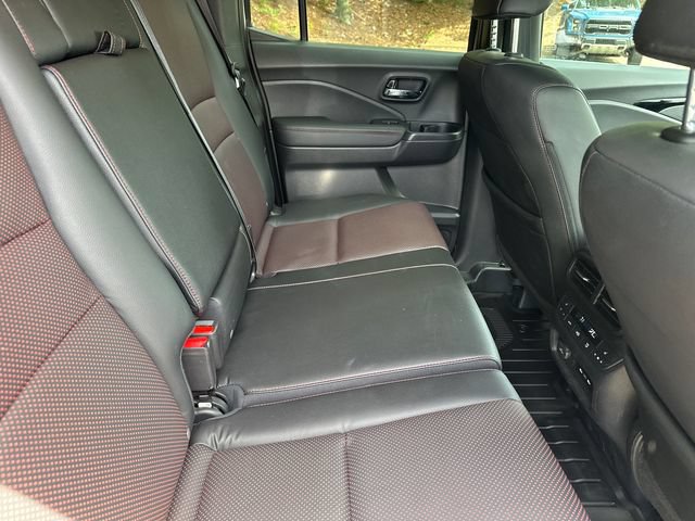 Used 2025 Honda Ridgeline Black Edition image 17