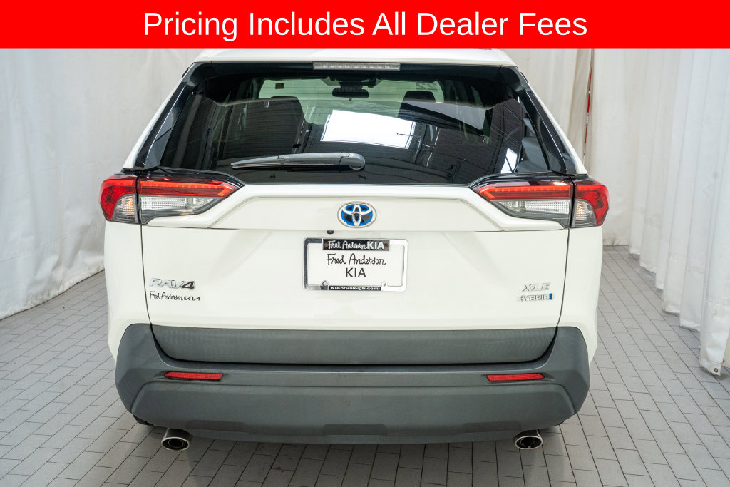Used 2022 Toyota RAV4 XLE Premium AWD/4WD image 4