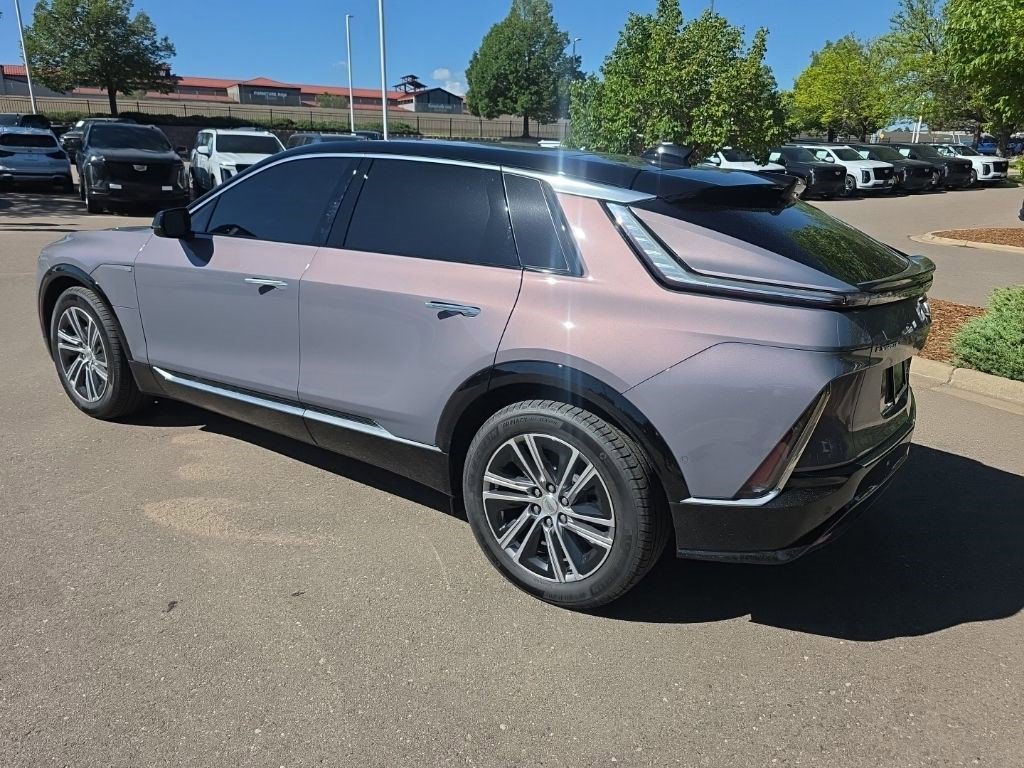 Used 2026 Cadillac Lyriq Premium Luxury AWD/4WD image 7