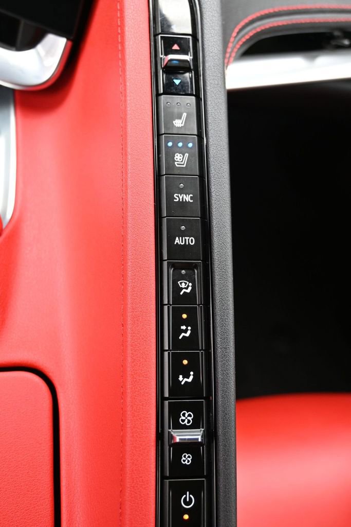 Used 2023 Chevrolet Corvette Stingray Preferred Cpe w/ Z51 Performance Package RWD image 29