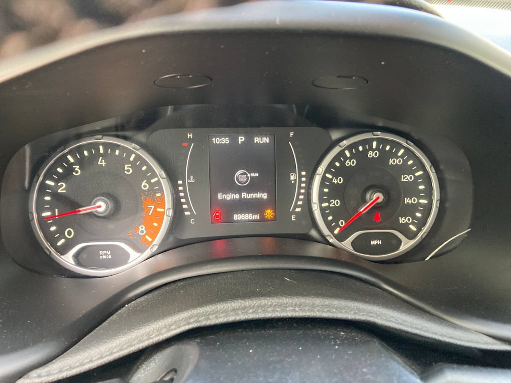 Used 2016 Jeep Renegade Latitude AWD/4WD image 19