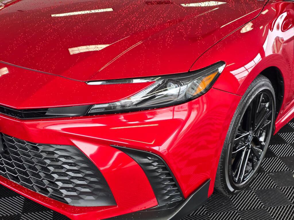 Used 2025 Toyota Camry SE image 10