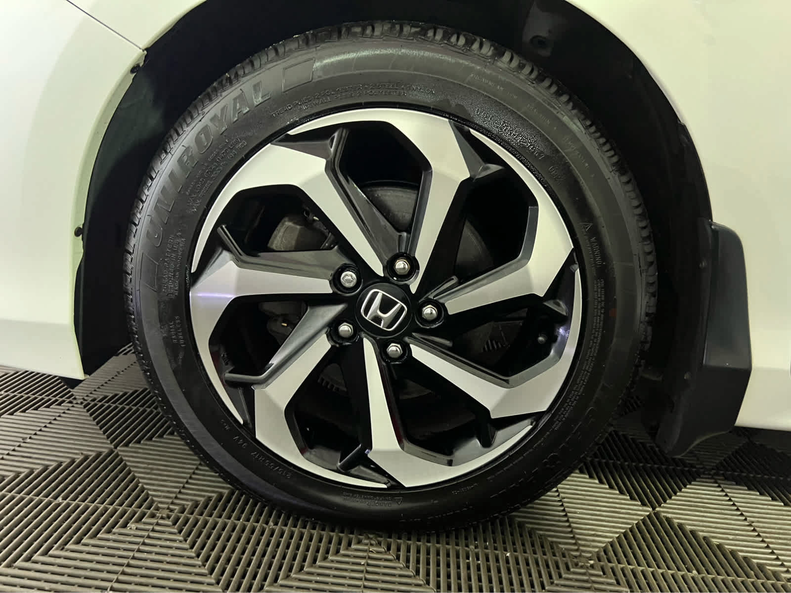 Used 2017 Honda Accord EX-L image 9