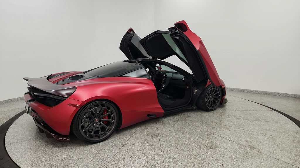 Used 2018 McLaren 720S Performance RWD image 33